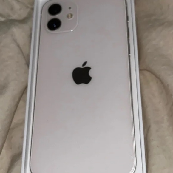 iphone 12 mini unlocked with new screen protector - Picture 2 of 5